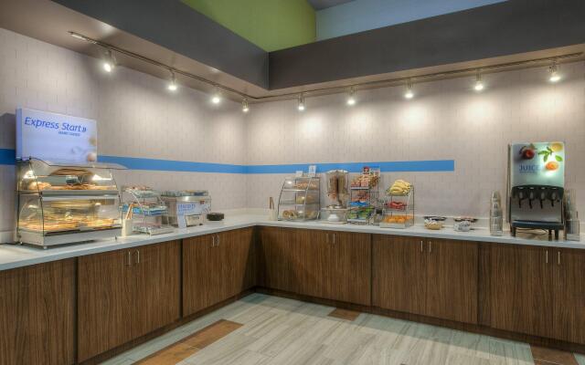 Holiday Inn Express & Suites Tempe by IHG