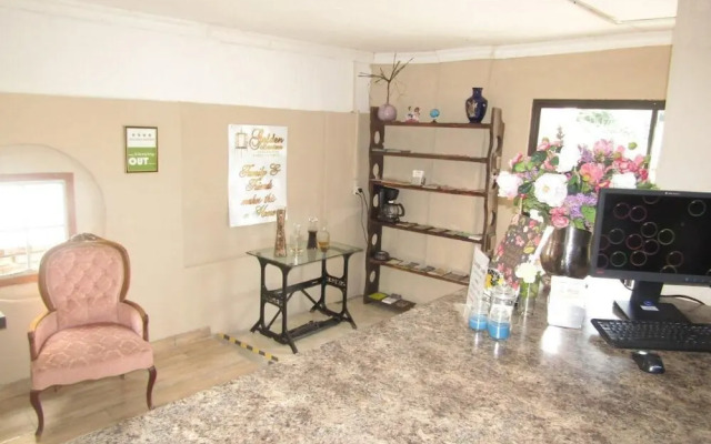 Golden Lantern Guest Lodge