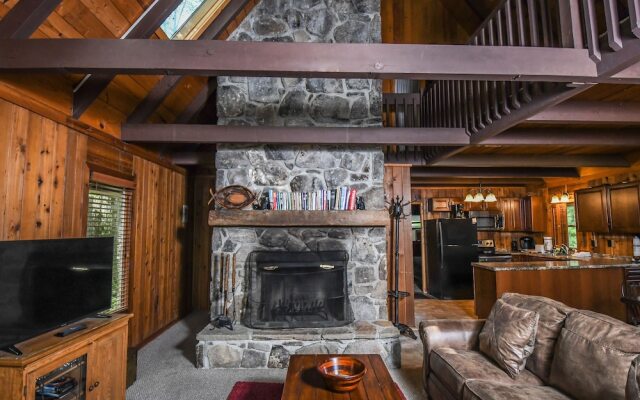 Creekside Cove 4 Bedroom House