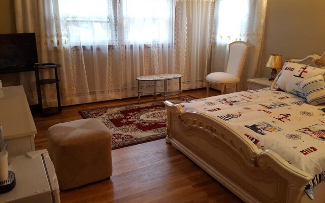 Albina House