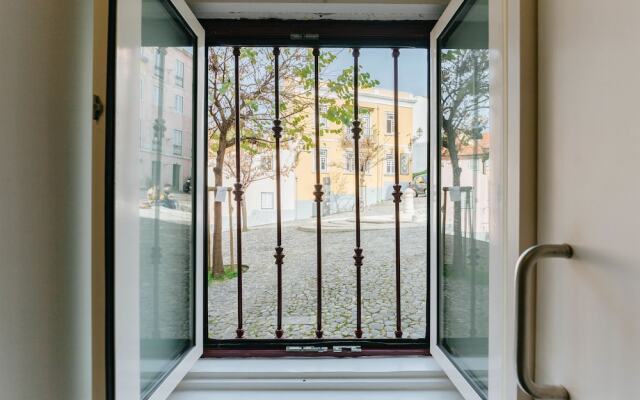 Rent4Rest Mouraria Lisbon Apartments