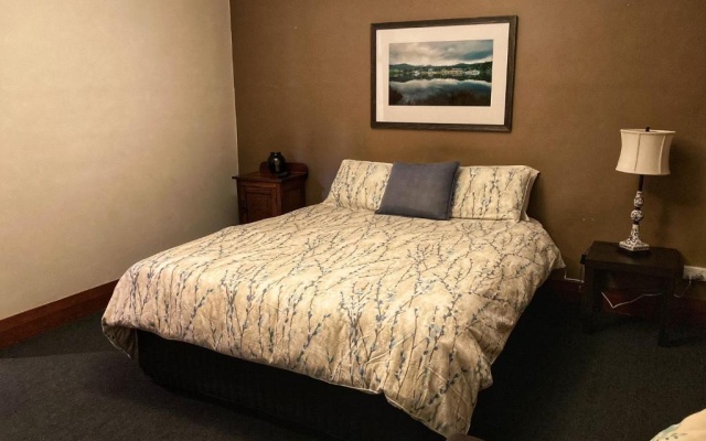 Kermandie Waterfront Hotel – Guest Rooms – Port Huon