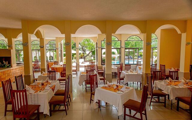 Victoria Falls Rainbow Hotel