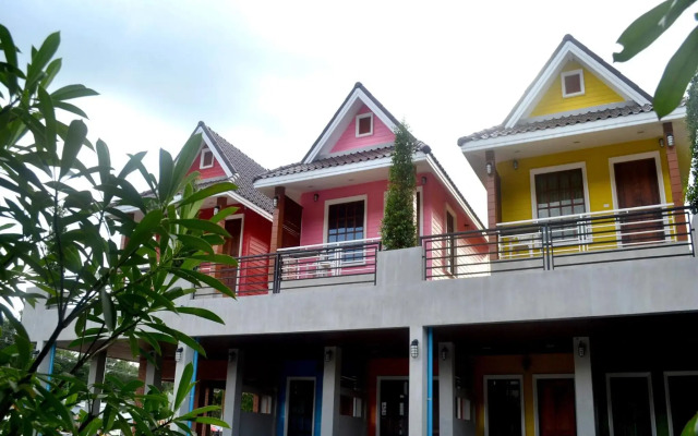 Toffee House Resort