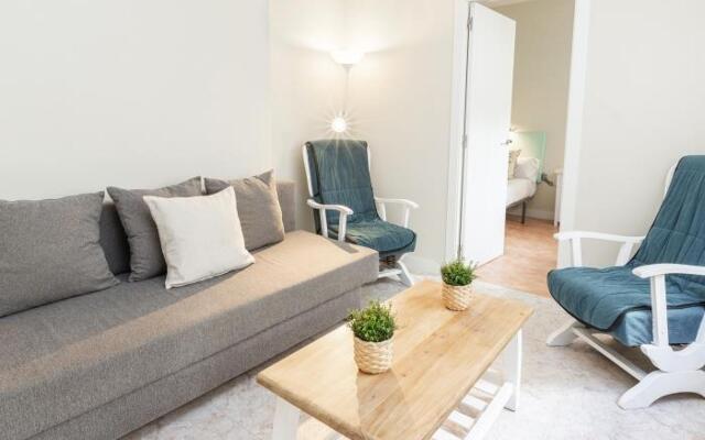 1 Line Beach and Sun