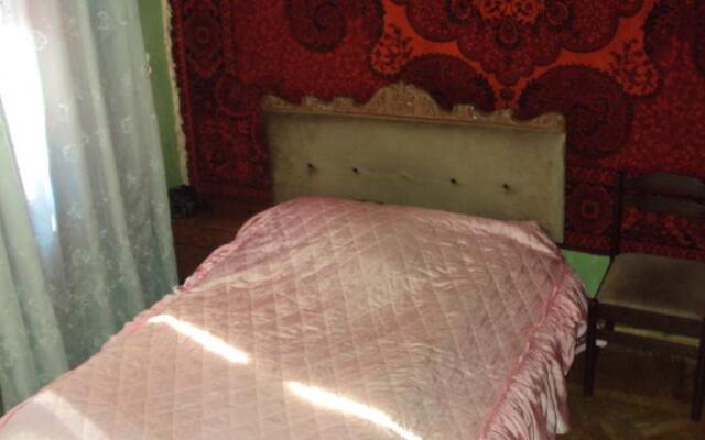 Hostel Ell