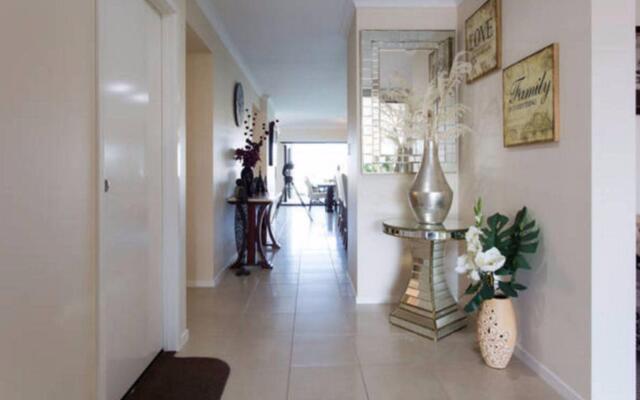 Bella Vista of Raby Bay Bed & Breakfast