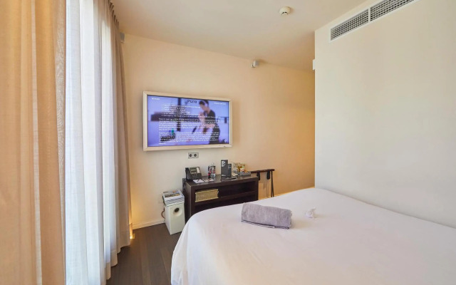 Puro Oasis Urban Hotel