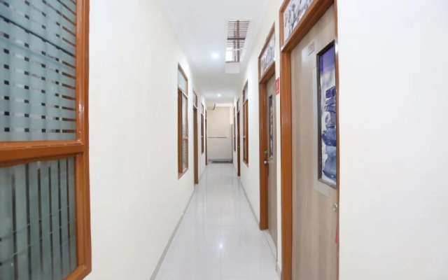 Hotel Red House By OYO Rooms