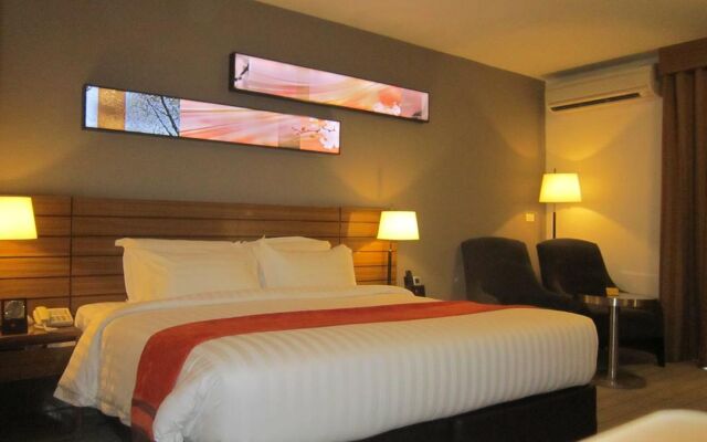 Maple Hotel
