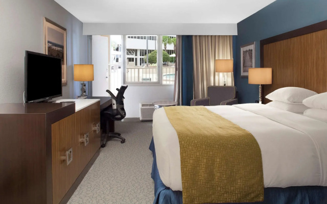 DoubleTree by Hilton Hotel Jacksonville Airport