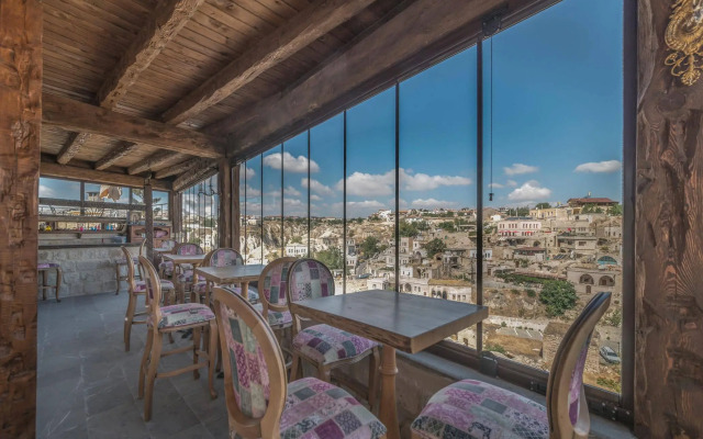 Elika Cave Suites & Spa