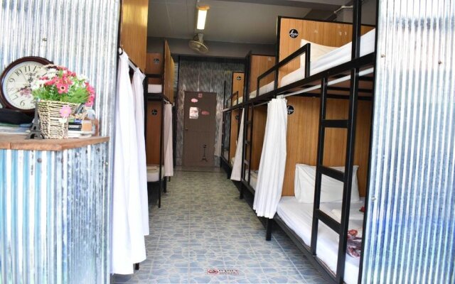 Harbor Hostel - Adults Only
