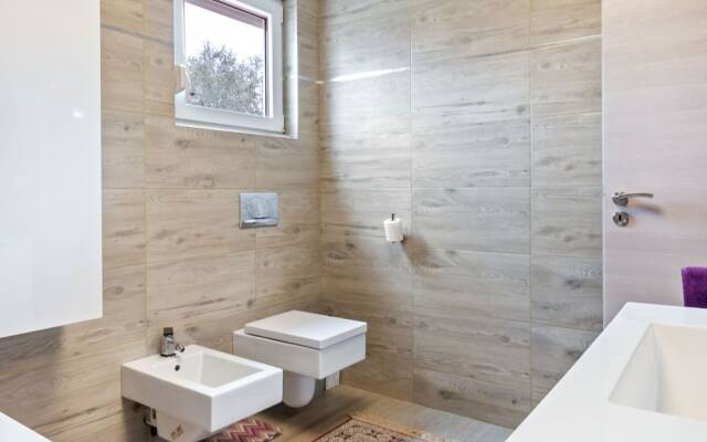 Beautiful Holiday Home in Novigrad With Private Swimming Pool