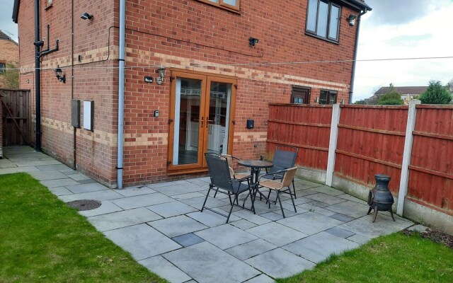 Travel Lettings - Dean House