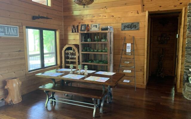 Alligator Alley Six Bedroom House