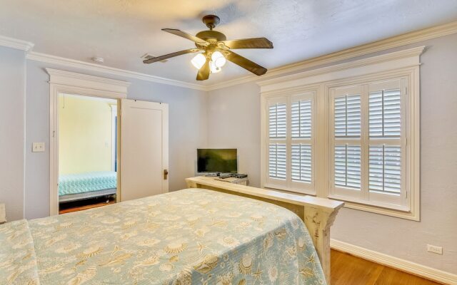 The Turquoise Turtle 4 Bedroom Home