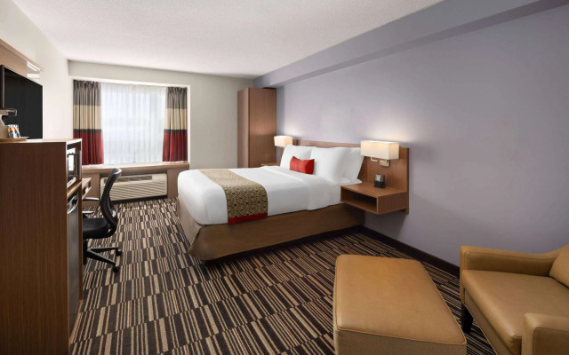 Microtel Inn & Suites by Wyndham Kirkland Lake