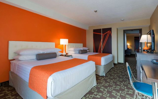 Howard Johnson Plaza by Wyndham by the Falls Niagara Falls