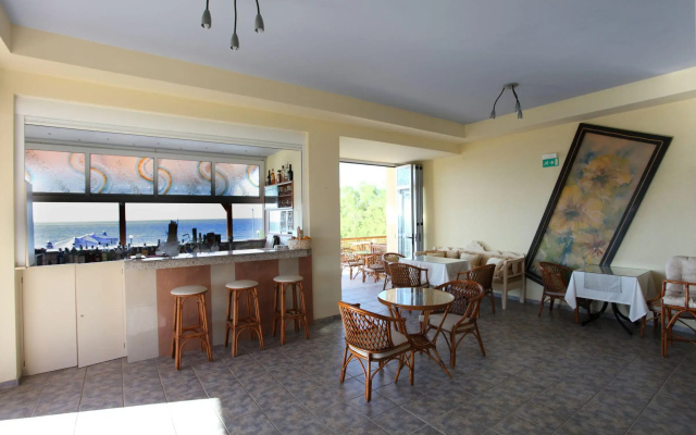 Danaos Beach Apartments