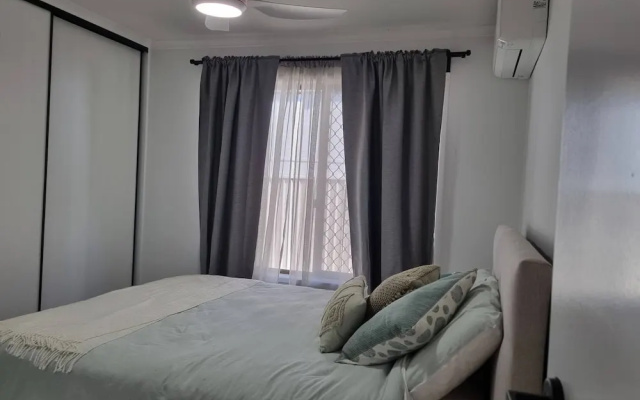 Seaestaatmoffatquietbeachparklargefenced Yard – Guest Rooms – Diddillibah