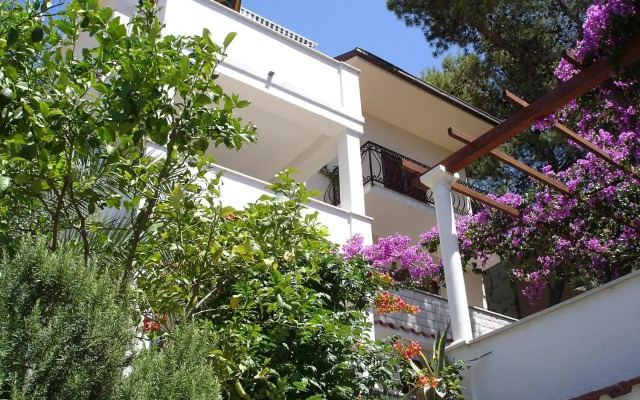 Apartments by the sea Trogir - 11895