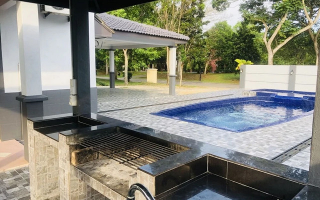 Private Villa With Pool by AZRA