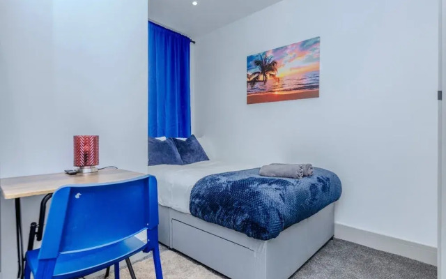 Cozy House In Medway-sleeps10-garden-freeparking