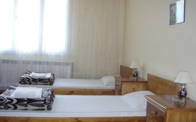 Family Hotel May