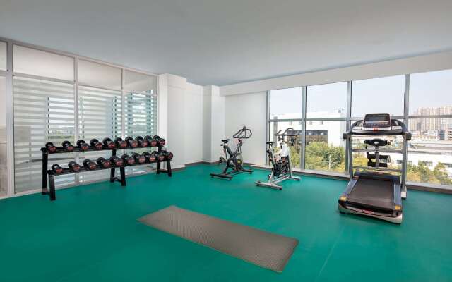 Ramada Encore by Wyndham Linyi