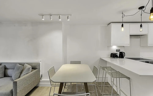 City Relay Urban Charm Chelsea Apartment