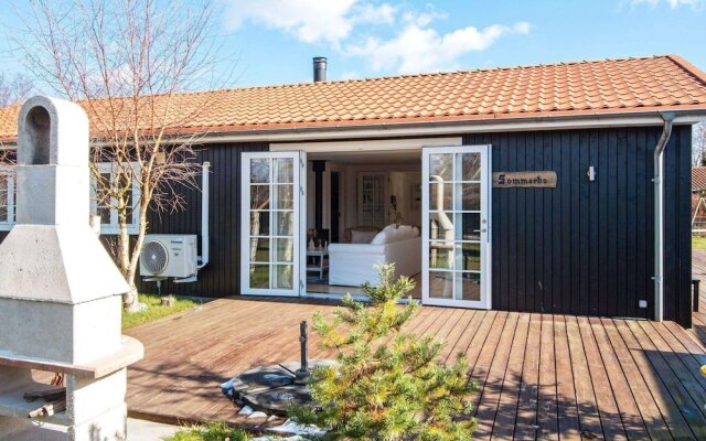 8 Person Holiday Home in Grenaa