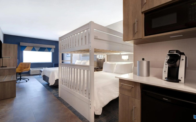 Holiday Inn Express & Suites Moab by IHG