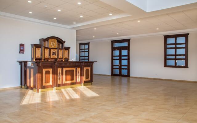 Patriarshyi Hotel
