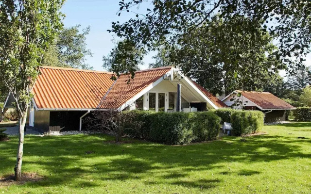 6 Person Holiday Home in Hemmet-by Traum