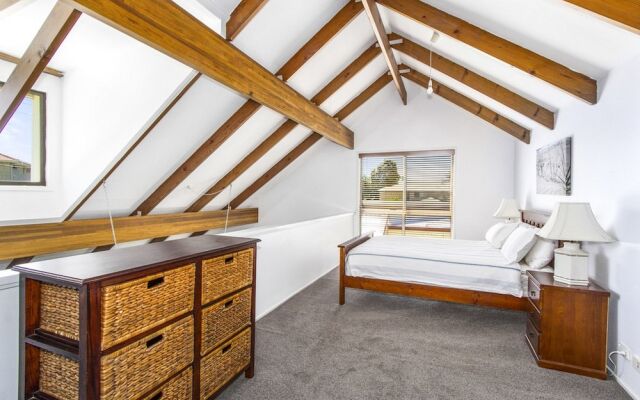 Cabarita Beach Bliss - Holiday Home On The Lake