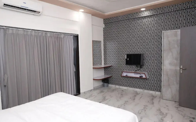Hotel Sahara Residency