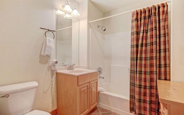 5983 Hidden River Lodge 3 Bedroom Condo by RedAwning