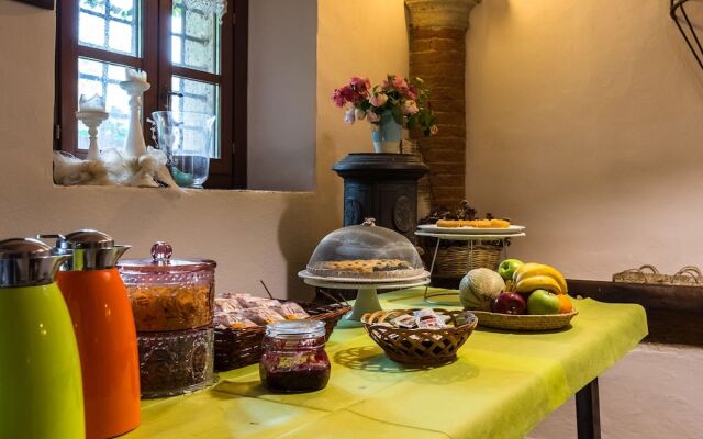 Farmhouse in Rapolano-terme With Swimming Pool, Garden, BBQ