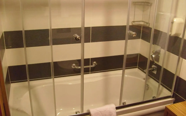 Hotel Almina Park