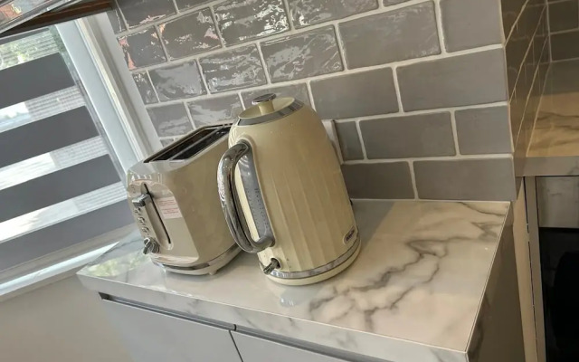 Central Harrow 5 Studio Apartment Block