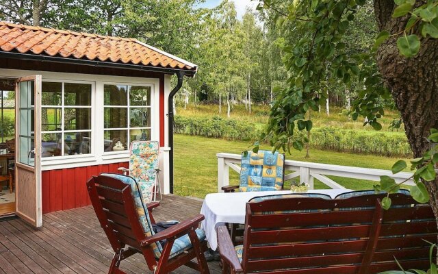 6 Person Holiday Home in Blomstermala