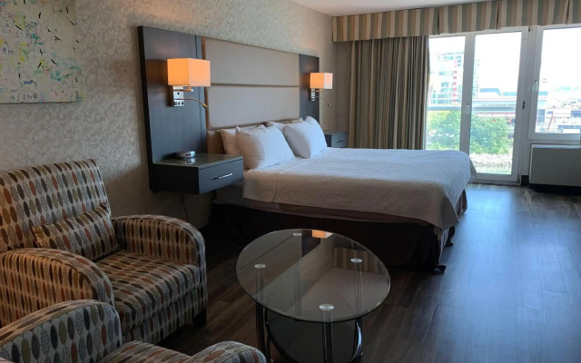 Coast Lonsdale Quay Hotel