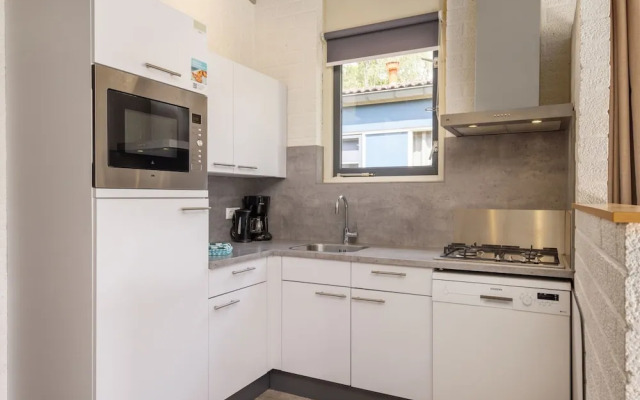 Restyled Bungalow with Dishwasher near Nature Reserve