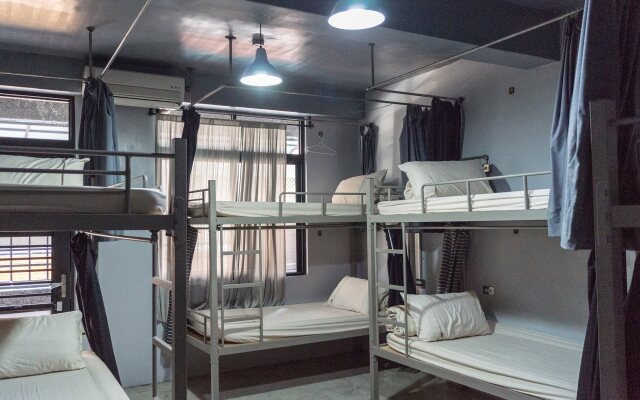 Pier 2 Hostel