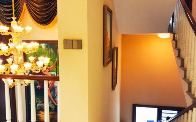 Yangxin Xiandao Lake Lihu Maple Moon Homestay