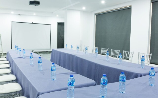 De Signature Tower Hotels & Suites