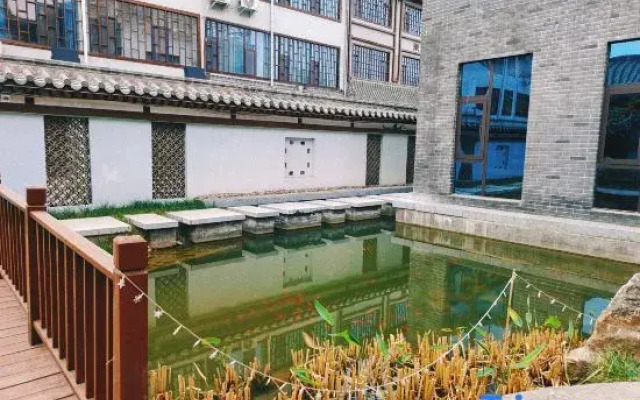 Luoyang Menggong Capital City Cultural Theme Hotel