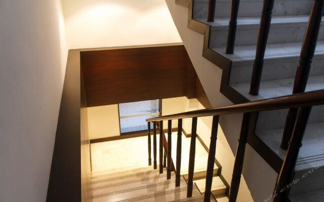 广州员村湖景金阁酒店