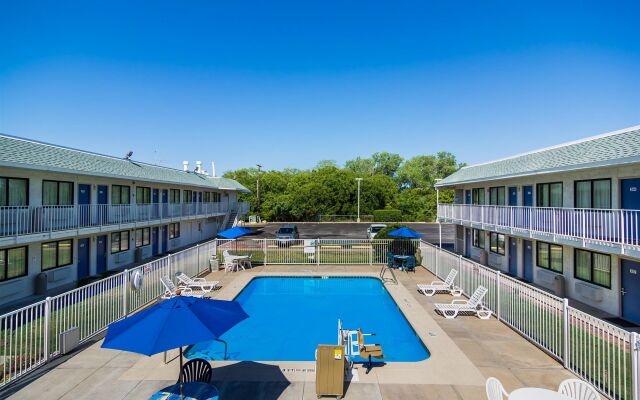 Motel 6 Bellmead, TX - Waco